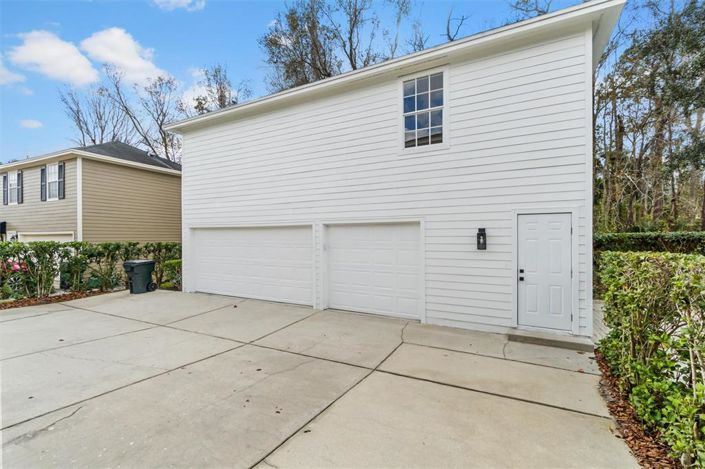 Image No.72-6 Bed Property for sale