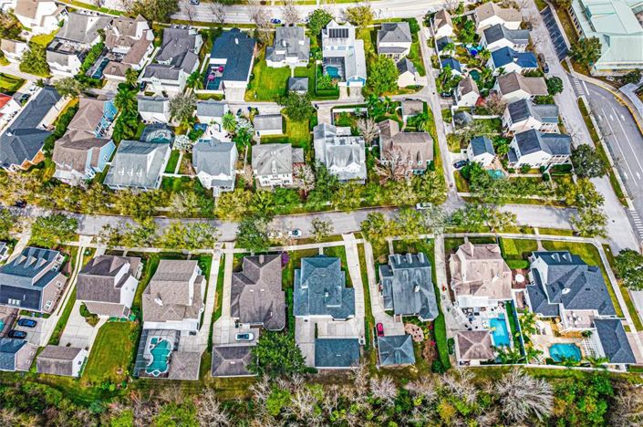 Image No.77-6 Bed Property for sale