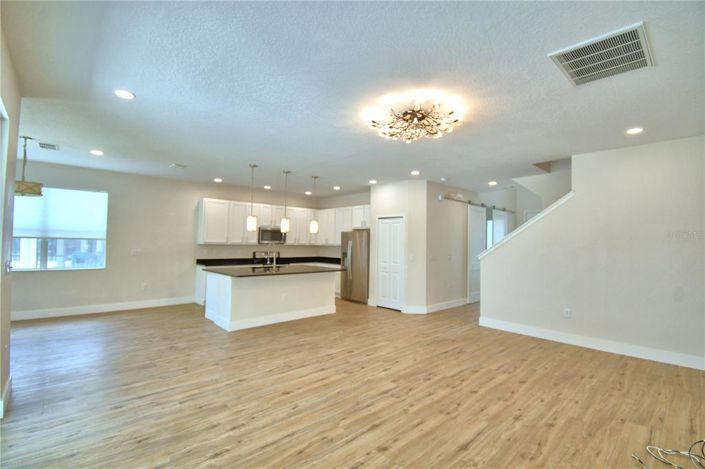 Image No.12-5 Bed Property for sale