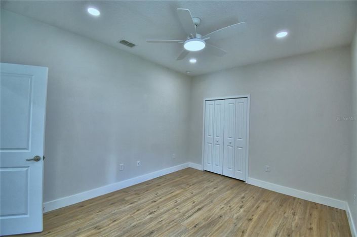 Image No.28-5 Bed Property for sale