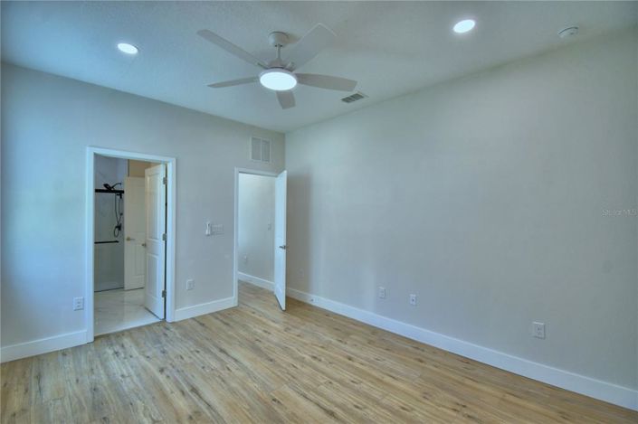 Image No.29-5 Bed Property for sale