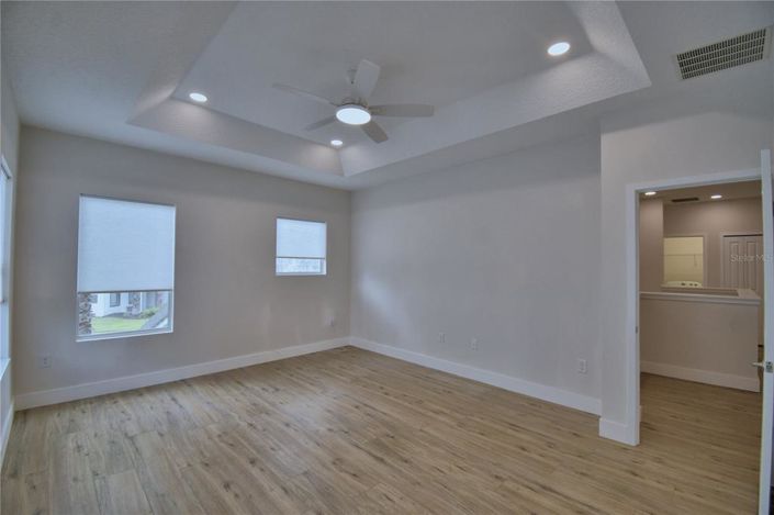 Image No.38-5 Bed Property for sale