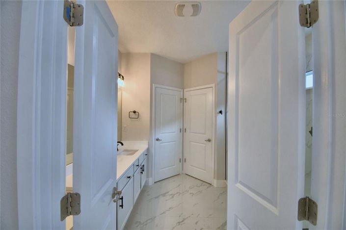 Image No.39-5 Bed Property for sale