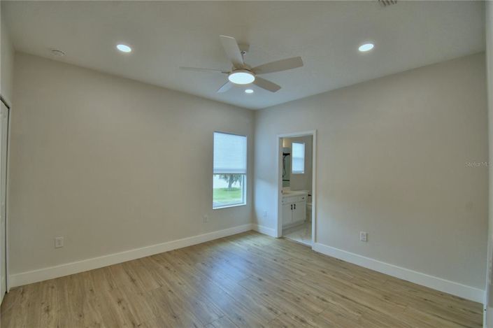 Image No.44-5 Bed Property for sale