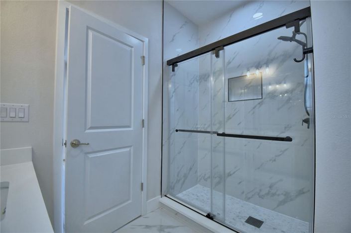 Image No.55-5 Bed Property for sale