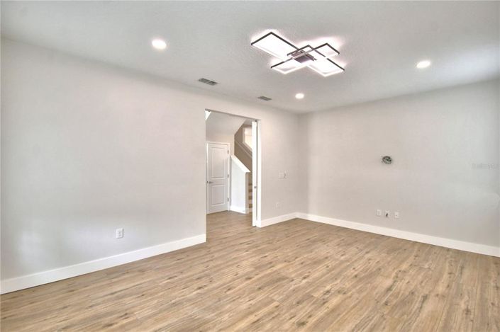 Image No.7-5 Bed Property for sale