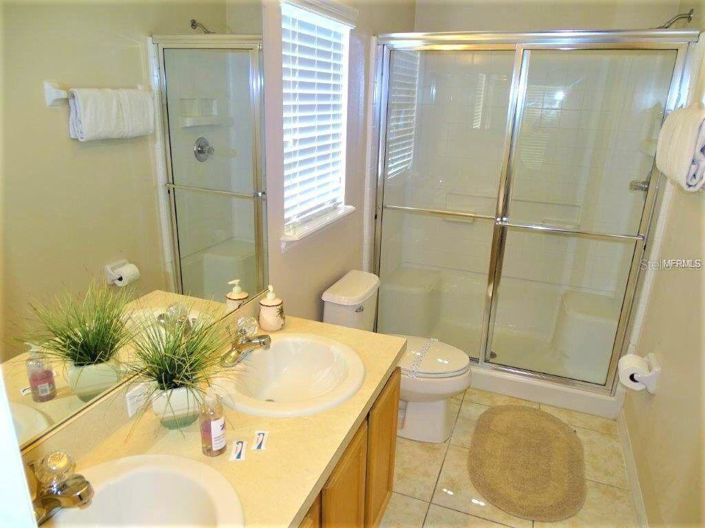 Image No.12-5 Bed Property for sale