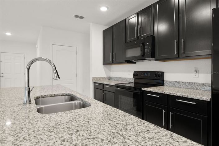 Image No.18-3 Bed Property for sale