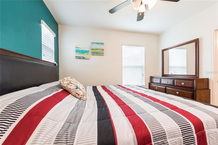 Image No.20-6 Bed Property for sale