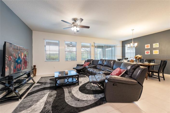 Image No.8-6 Bed Property for sale