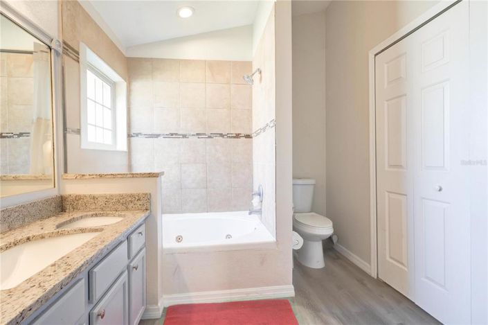 Image No.15-4 Bed Property for sale