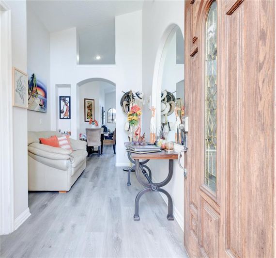 Image No.2-4 Bed Property for sale