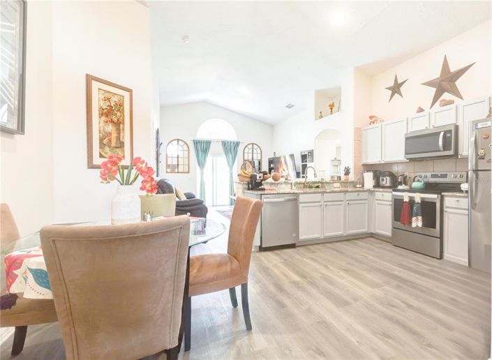 Image No.8-4 Bed Property for sale