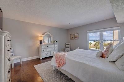 Image No.24-2 Bed Property for sale