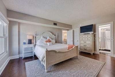 Image No.25-2 Bed Property for sale