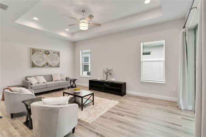 Image No.10-3 Bed Property for sale