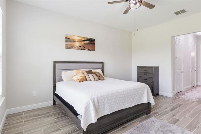 Image No.15-3 Bed Property for sale