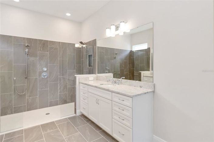 Image No.17-3 Bed Property for sale