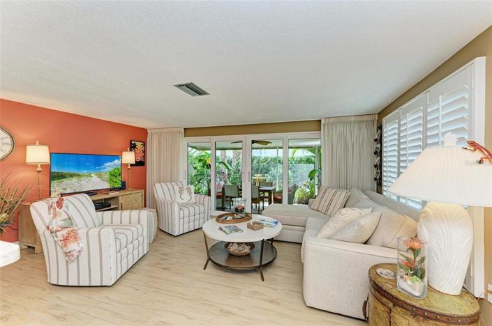 Image No.11-2 Bed Property for sale