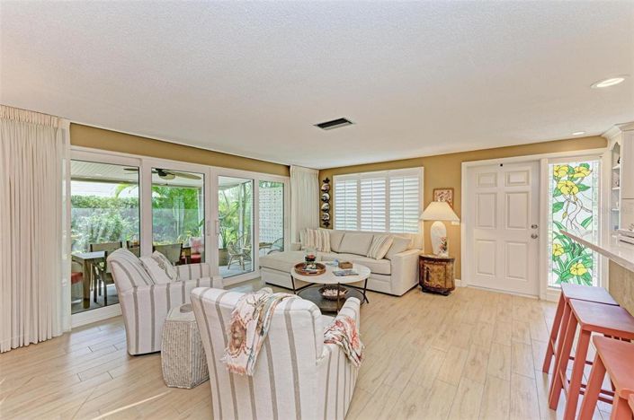 Image No.12-2 Bed Property for sale