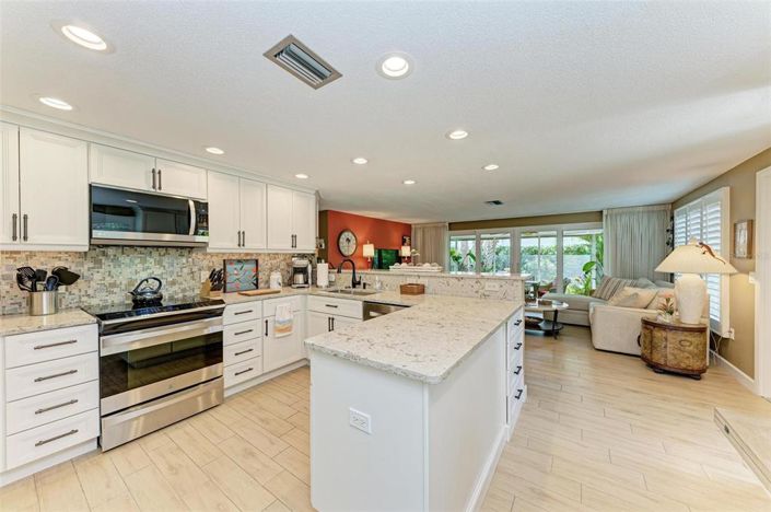 Image No.18-2 Bed Property for sale