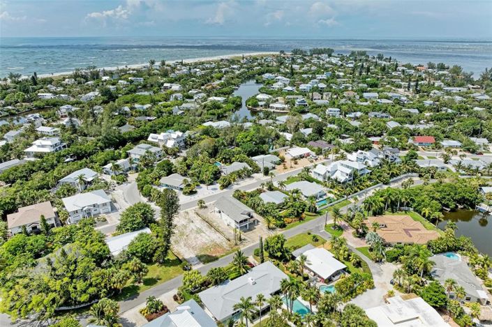 Image No.66-2 Bed Property for sale