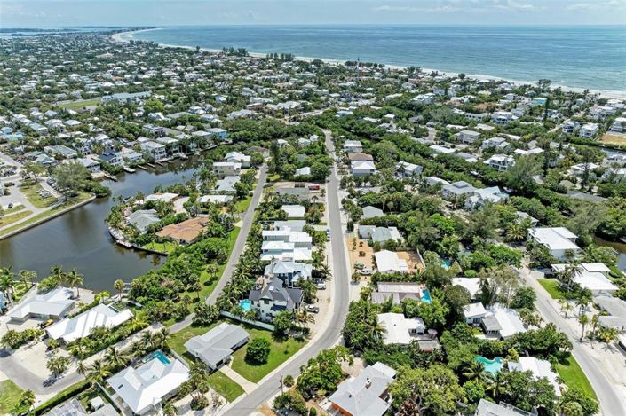 Image No.69-2 Bed Property for sale