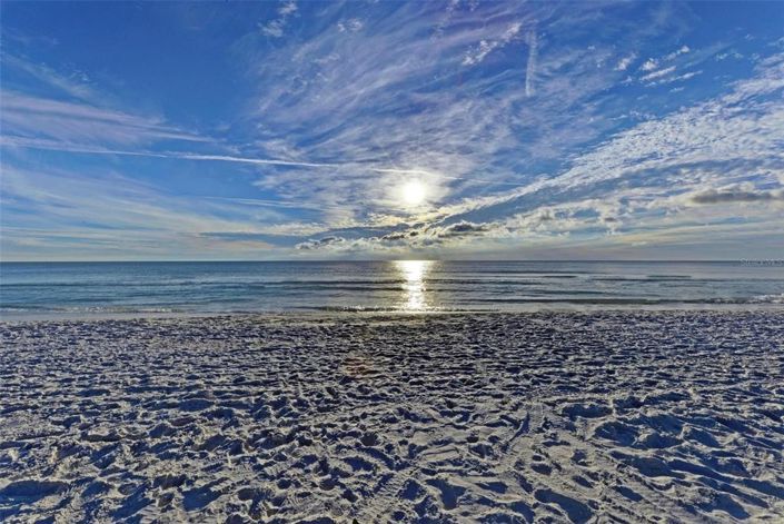 Image No.73-2 Bed Property for sale