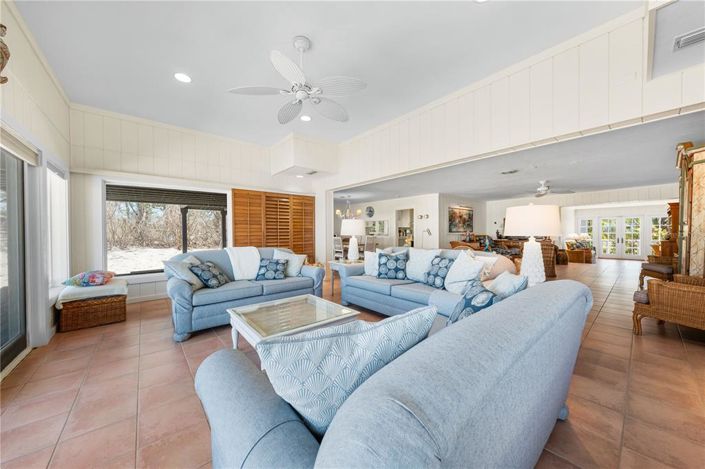 Image No.28-4 Bed Property for sale