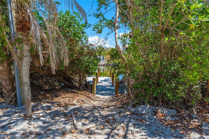 Image No.75-4 Bed Property for sale