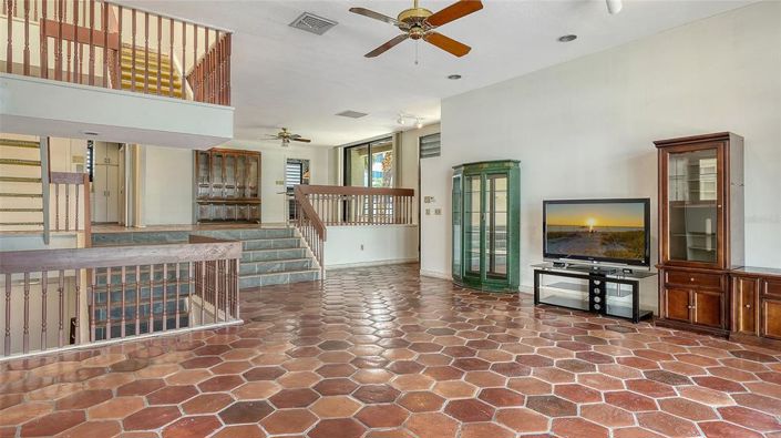 Image No.11-4 Bed Property for sale