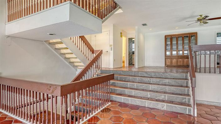 Image No.14-4 Bed Property for sale