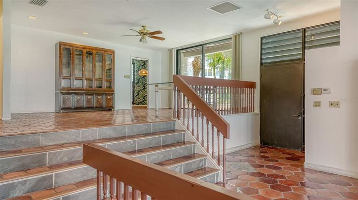 Image No.15-4 Bed Property for sale