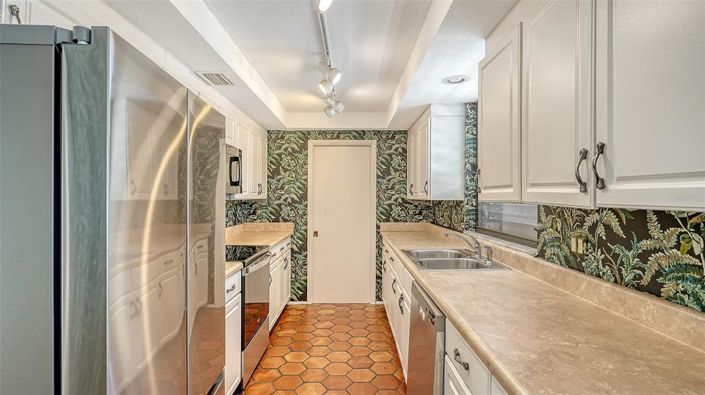 Image No.19-4 Bed Property for sale