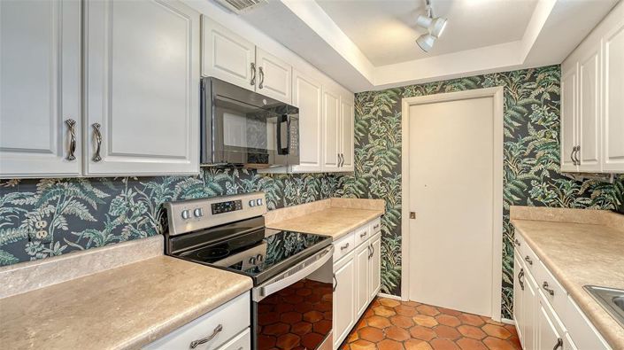 Image No.20-4 Bed Property for sale