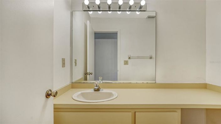 Image No.22-4 Bed Property for sale