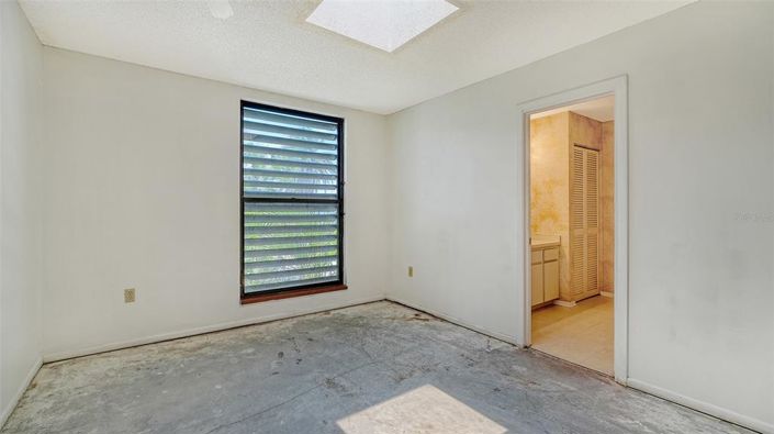 Image No.32-4 Bed Property for sale