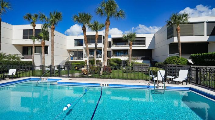 Image No.38-4 Bed Property for sale