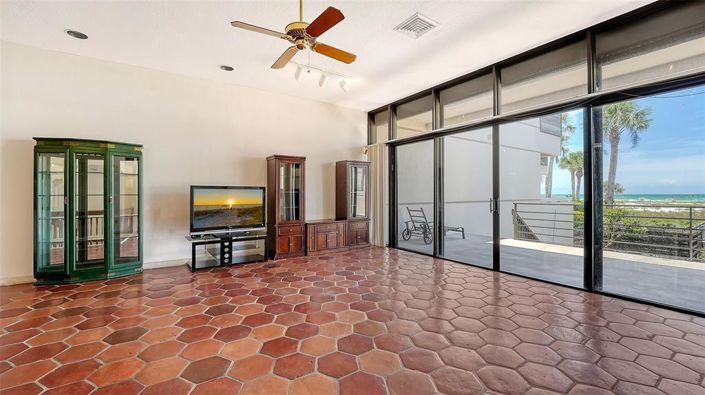 Image No.7-4 Bed Property for sale