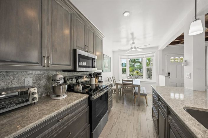 Image No.11-3 Bed Property for sale