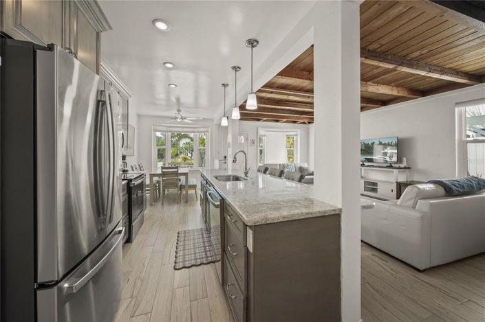 Image No.12-3 Bed Property for sale