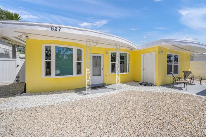 Image No.3-3 Bed Property for sale