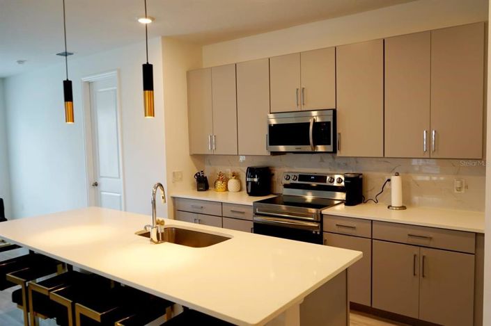 Image No.2-4 Bed Property for sale