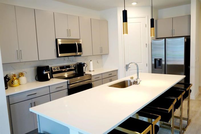 Image No.4-4 Bed Property for sale