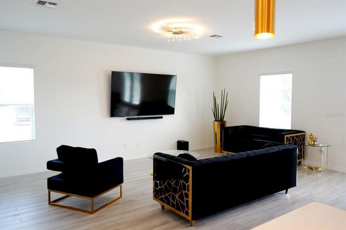 Image No.5-4 Bed Property for sale