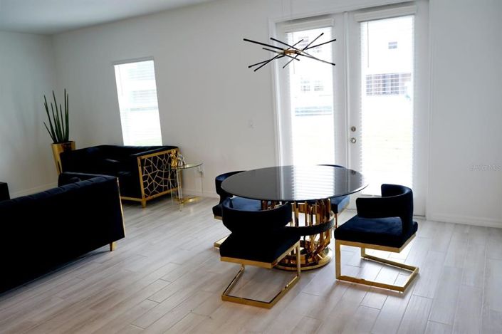 Image No.7-4 Bed Property for sale