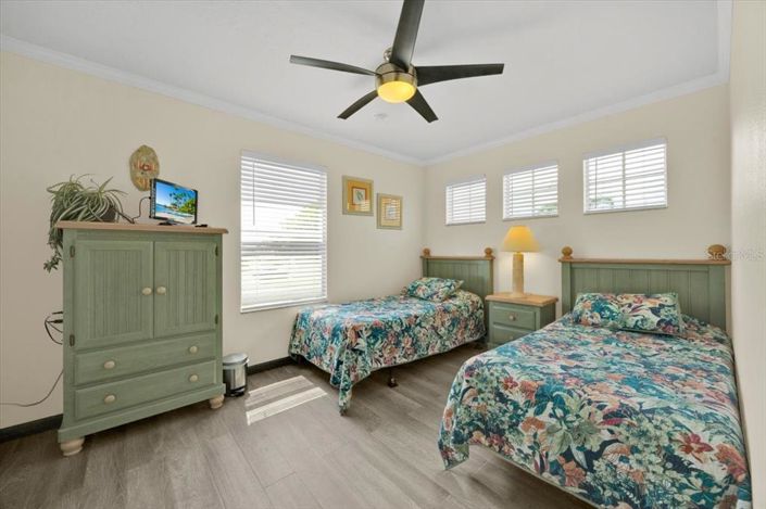 Image No.28-5 Bed Property for sale