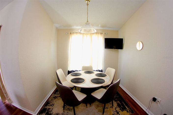 Image No.15-3 Bed Property for sale