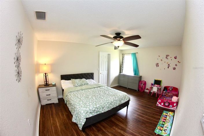 Image No.20-3 Bed Property for sale