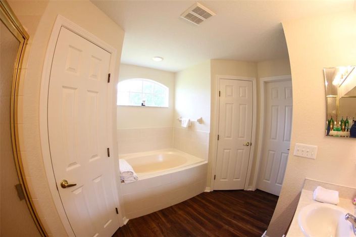 Image No.21-3 Bed Property for sale